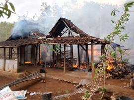 RUMAH SIMBAH SARNOTO, LUDES DILALAP SIJAGO MERAH