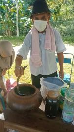 PRODUK UMKM SEKALURAHAN PUCANGANOM MEMBANJIRI STAN GELAR ATRAKSI WISATA DAN SENI