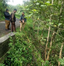 CEK LOKASI PEMBANGUNAN TALUD PROGRAM GOTONG ROYONG