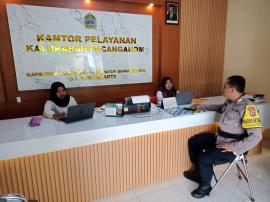 BHABINKAMTIBMAS MONITOR KANTOR PELAYANAN UMUM KALURAHAN PUCANGANOM